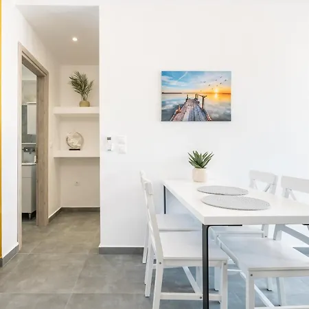 Apartment Velvet Rhodes City